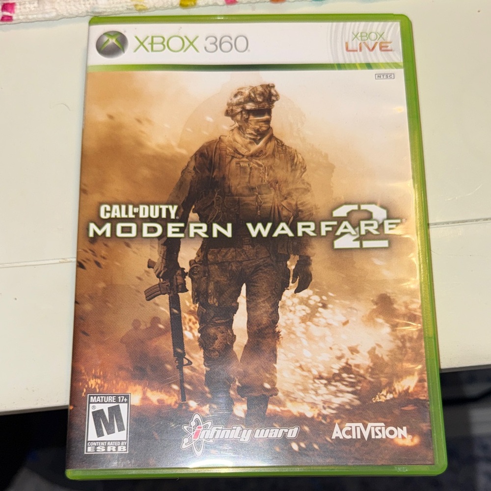 Call of Duty: Modern Warfare 2 for Xbox 360 - Green Case by Activision